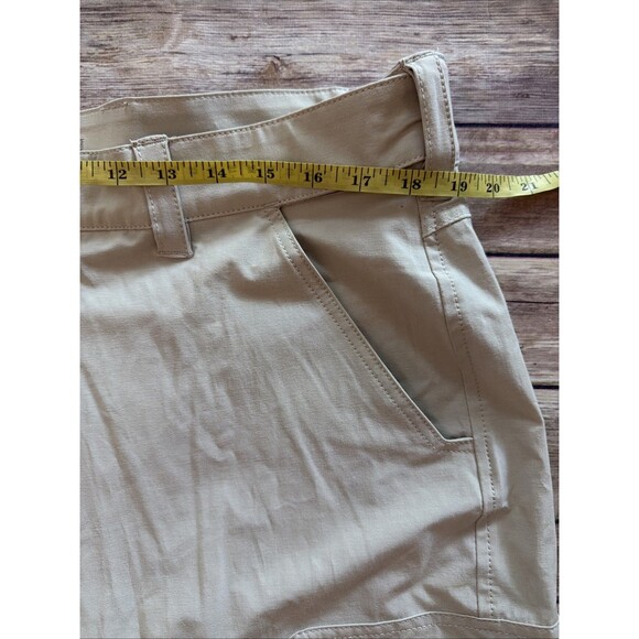 Huk Fishing Shorts Mens XL Khaki Performance Cargo Zip Pocket 10" Inseam - Picture 6 of 9